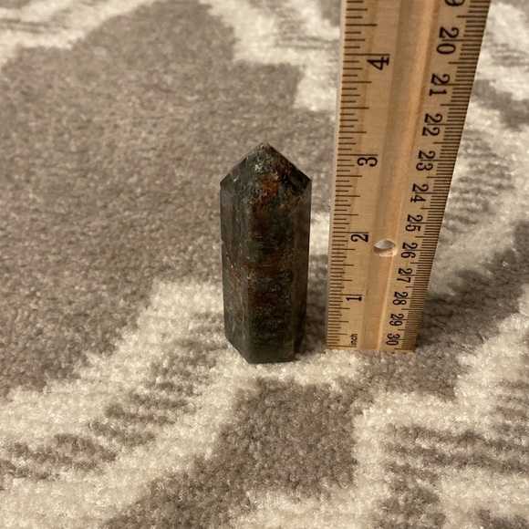 Garden Quartz Tower - Picture 3 of 3